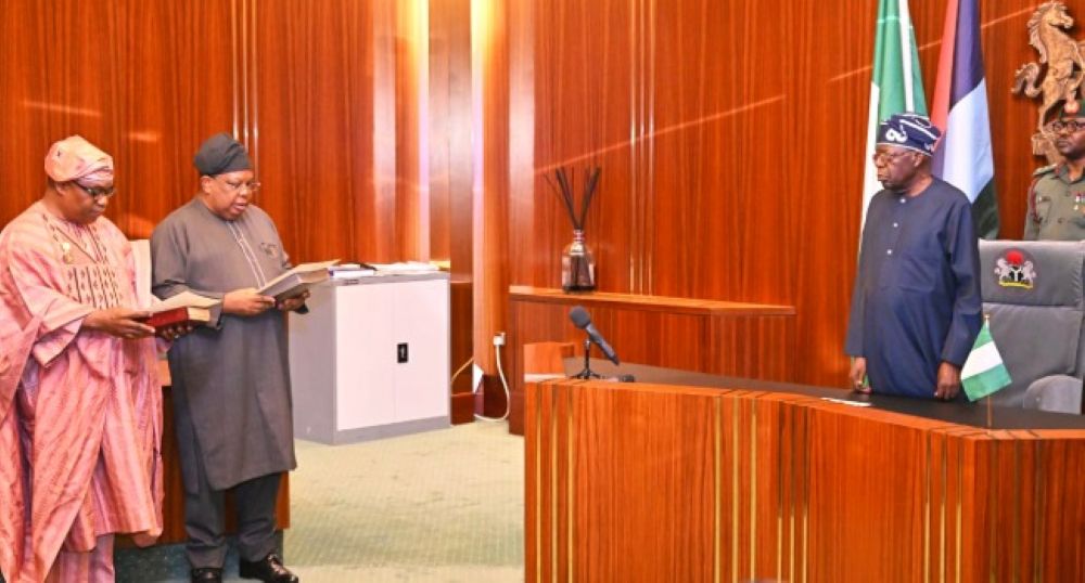 enikanolaye and tegbe swearing in