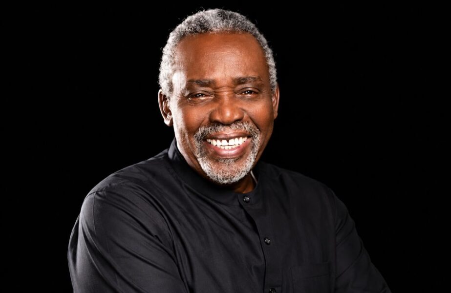 olu jacobs